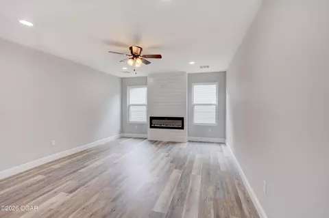 Living - 820 Murphy Avenue Joplin Mo 64801 Ave, Joplin, MO 64801 photo 1 of 3
