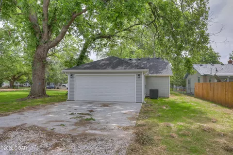 Exterior - 820 Murphy Avenue Joplin Mo 64801 Ave, Joplin, MO 64801 photo 1 of 1