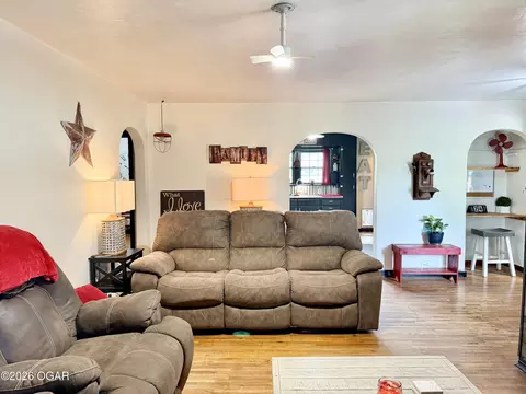 Living - 600 E Pearl Street Aurora Mo 65605 St, Aurora, MO 65605 photo 3 of 3