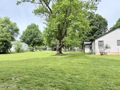 Exterior - 600 E Pearl Street Aurora Mo 65605 St, Aurora, MO 65605 photo 13 of 20