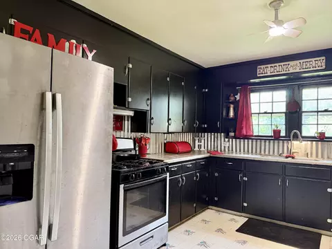 Kitchen - 600 E Pearl Street Aurora Mo 65605 St, Aurora, MO 65605 photo 1 of 4