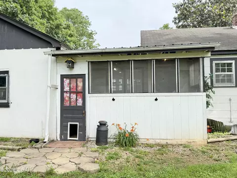 Exterior - 600 E Pearl Street Aurora Mo 65605 St, Aurora, MO 65605 photo 4 of 20