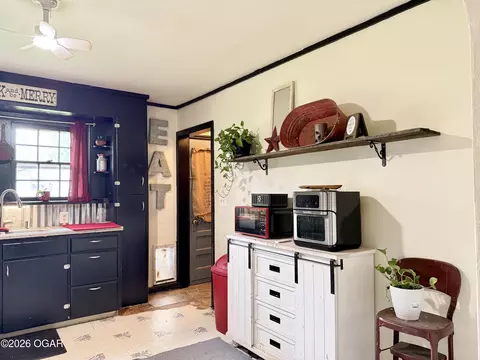 Kitchen - 600 E Pearl Street Aurora Mo 65605 St, Aurora, MO 65605 photo 3 of 4