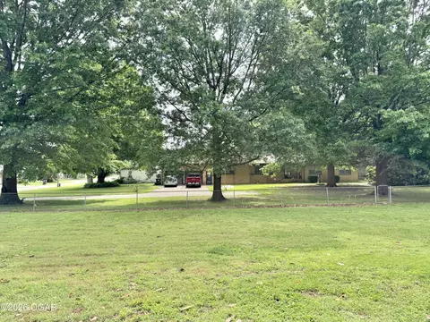 Exterior - 600 E Pearl Street Aurora Mo 65605 St, Aurora, MO 65605 photo 14 of 20