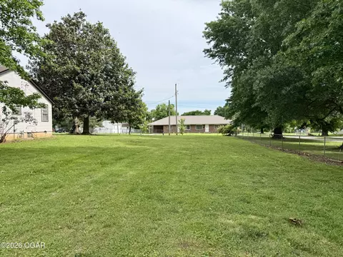 Exterior - 600 E Pearl Street Aurora Mo 65605 St, Aurora, MO 65605 photo 15 of 20