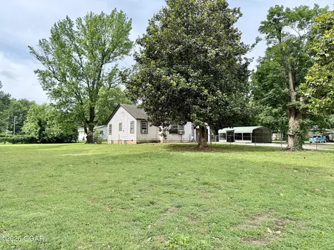Exterior - 600 E Pearl Street Aurora Mo 65605 St, Aurora, MO 65605 photo 8 of 20