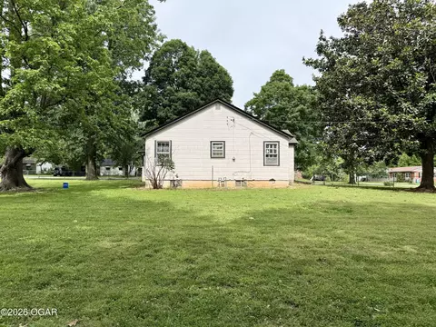 Exterior - 600 E Pearl Street Aurora Mo 65605 St, Aurora, MO 65605 photo 9 of 20