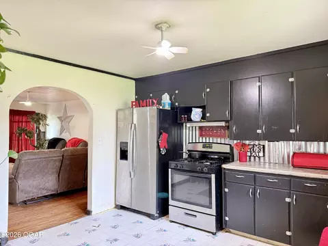 Kitchen - 600 E Pearl Street Aurora Mo 65605 St, Aurora, MO 65605 photo 4 of 4