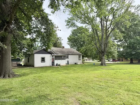 Exterior - 600 E Pearl Street Aurora Mo 65605 St, Aurora, MO 65605 photo 16 of 20