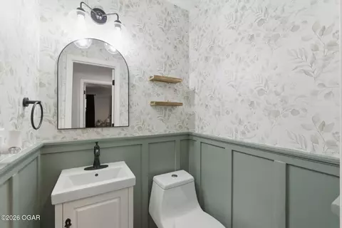 Bath - 709 Frisco Street Monett Mo 65708 St, Monett, MO 65708 photo 2 of 3