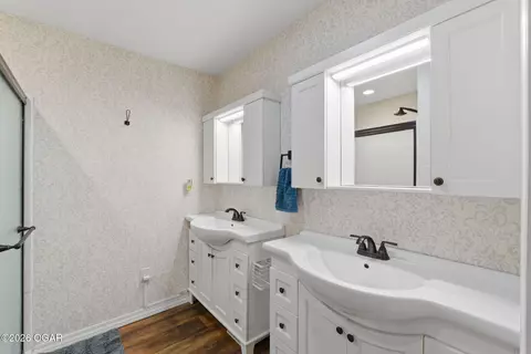 Bath - 709 Frisco Street Monett Mo 65708 St, Monett, MO 65708 photo 1 of 3