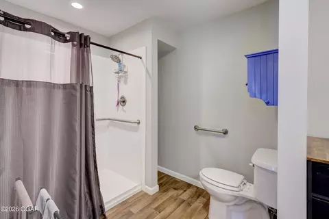 Bath - 1001 E 12th Street Lamar Mo 64759 St, Lamar, MO 64759 photo 1 of 2
