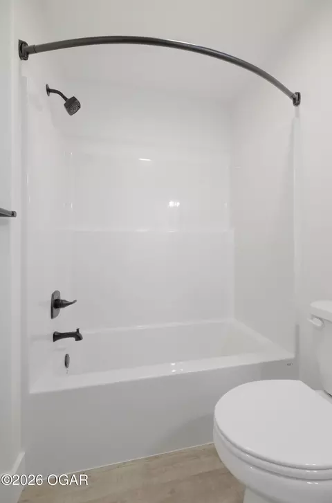 Bath - 2209 Modern Avenue Carthage Mo 64836 Ave, Carthage, MO 64836 photo 2 of 4