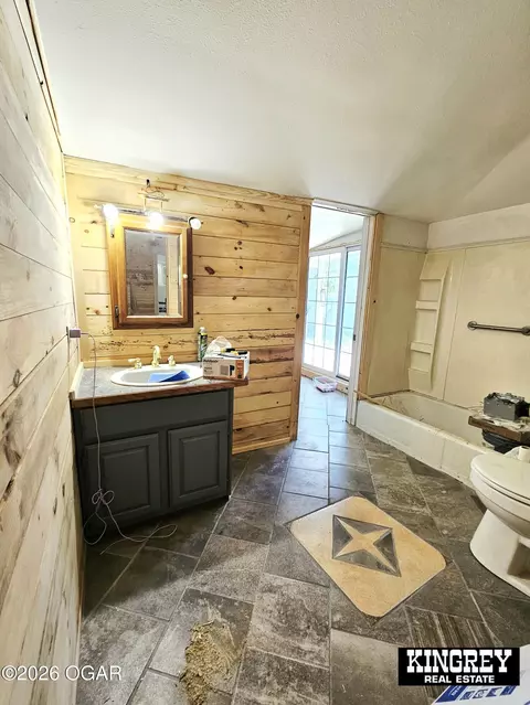 Bath - 2217 S Adele Avenue Joplin Mo 64804 Ave, Joplin, MO 64804 photo 4 of 6