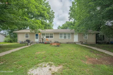 1107-1109 Grove Street Carthage Mo 64836, Carthage, MO 64836