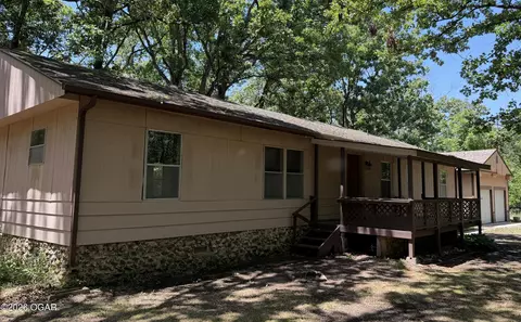 8879 Douglas Place Joplin Mo 64804 Pl, Joplin, MO 64804