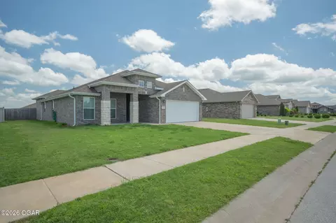 Exterior - 2201 Mardale Circle Joplin Mo 64804 Cir, Joplin, MO 64804 photo 2 of 2
