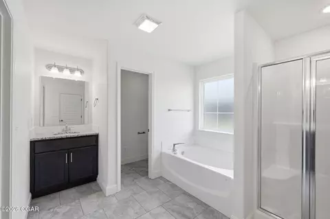 Bath - 2201 Mardale Circle Joplin Mo 64804 Cir, Joplin, MO 64804 photo 2 of 4