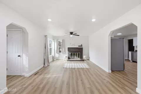 Living - 305 W Maple Street Diamond Mo 64840 St, Diamond, MO 64840 photo 1 of 7