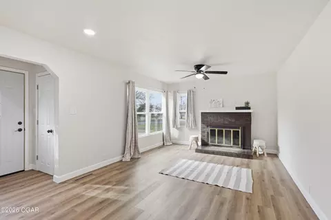 Living - 305 W Maple Street Diamond Mo 64840 St, Diamond, MO 64840 photo 2 of 7