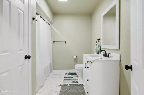 Bath - 305 W Maple Street Diamond Mo 64840 St, Diamond, MO 64840 photo 7 of 8