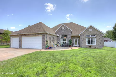 2729 N Highland Avenue Joplin Mo 64801 Ave, Joplin, MO 64801
