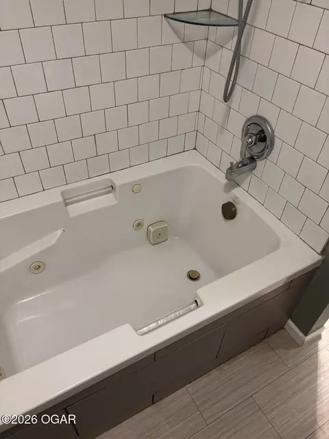 Bath - 2147 Forest Drive Carthage Mo 64836 Dr, Carthage, MO 64836 photo 6 of 16