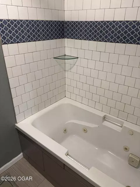 Bath - 2147 Forest Drive Carthage Mo 64836 Dr, Carthage, MO 64836 photo 4 of 16