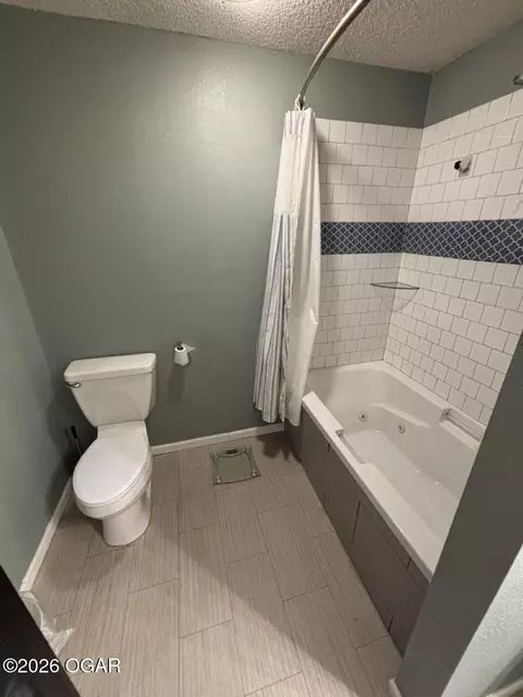 Bath - 2147 Forest Drive Carthage Mo 64836 Dr, Carthage, MO 64836 photo 2 of 16