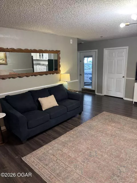 Living - 2147 Forest Drive Carthage Mo 64836 Dr, Carthage, MO 64836 photo 3 of 3
