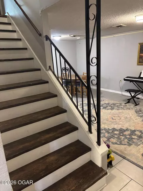 Entry Way - 2147 Forest Drive Carthage Mo 64836 Dr, Carthage, MO 64836 photo 19 of 22