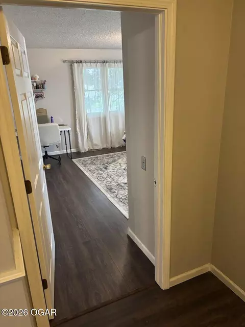Entry Way - 2147 Forest Drive Carthage Mo 64836 Dr, Carthage, MO 64836 photo 14 of 22