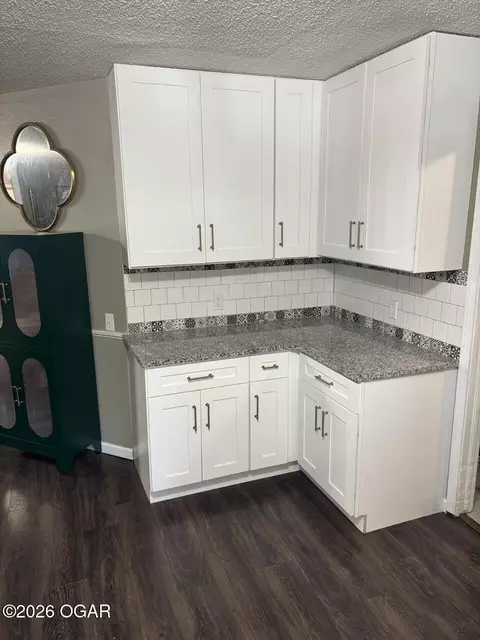 Kitchen - 2147 Forest Drive Carthage Mo 64836 Dr, Carthage, MO 64836 photo 7 of 10