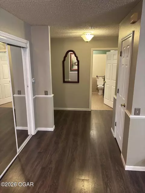 Entry Way - 2147 Forest Drive Carthage Mo 64836 Dr, Carthage, MO 64836 photo 6 of 22