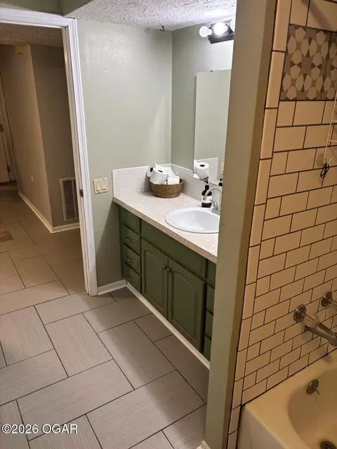 Bath - 2147 Forest Drive Carthage Mo 64836 Dr, Carthage, MO 64836 photo 15 of 16
