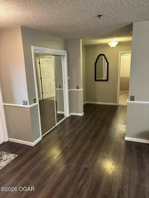 Entry Way - 2147 Forest Drive Carthage Mo 64836 Dr, Carthage, MO 64836 photo 7 of 22