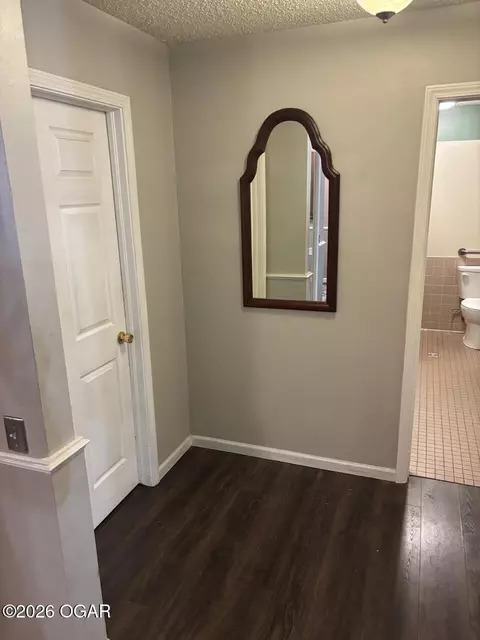 Entry Way - 2147 Forest Drive Carthage Mo 64836 Dr, Carthage, MO 64836 photo 12 of 22