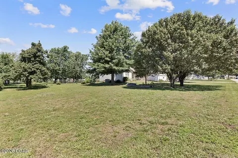 2200 S Crestview Drive Joplin Mo 64804 Dr, Joplin, MO 64804