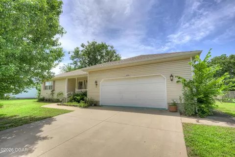 2026 Blue Jay Drive Webb City Mo 64870 Dr, Webb City, MO 64870