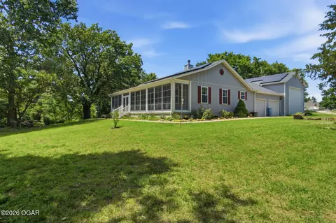 802 Hayes Avenue Carl Junction Mo 64834 Ave, Carl Junction, MO 64834