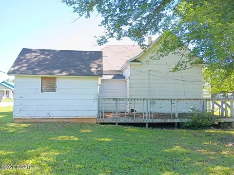 Exterior - 118 W Main Street Wheaton Mo 64874 St, Wheaton, MO 64874 photo 3 of 3