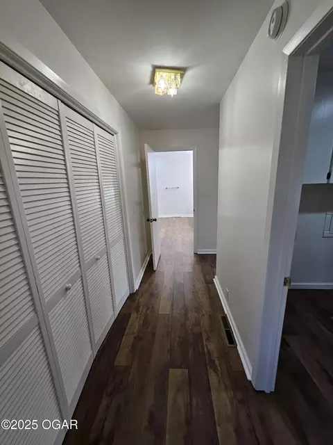 Entry Way - 1011 3rd Street Monett Mo 65708 St, Monett, MO 65708 photo 1 of 1