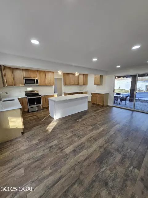 Kitchen - 1011 3rd Street Monett Mo 65708 St, Monett, MO 65708 photo 6 of 11