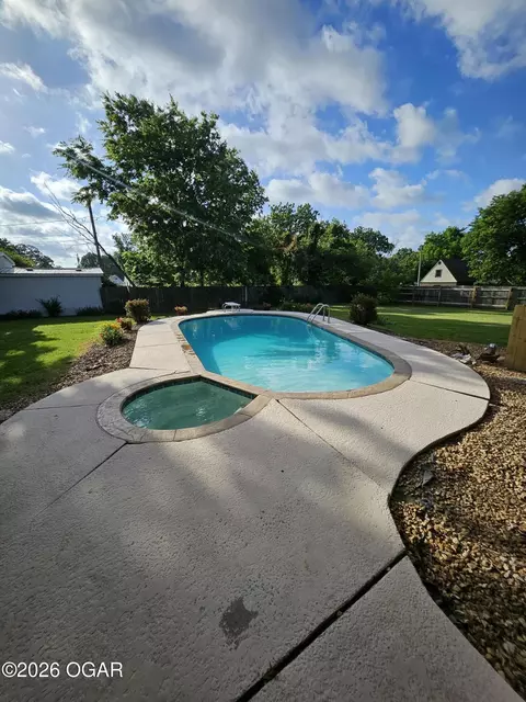 Exterior - 1011 3rd Street Monett Mo 65708 St, Monett, MO 65708 photo 5 of 14