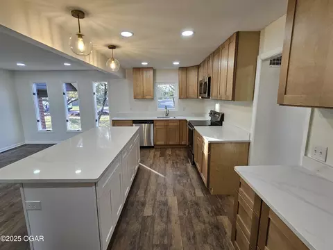 Kitchen - 1011 3rd Street Monett Mo 65708 St, Monett, MO 65708 photo 5 of 11