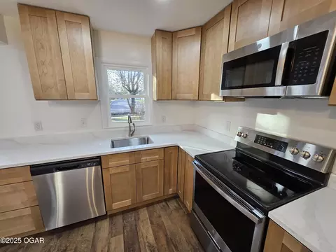 Kitchen - 1011 3rd Street Monett Mo 65708 St, Monett, MO 65708 photo 9 of 11