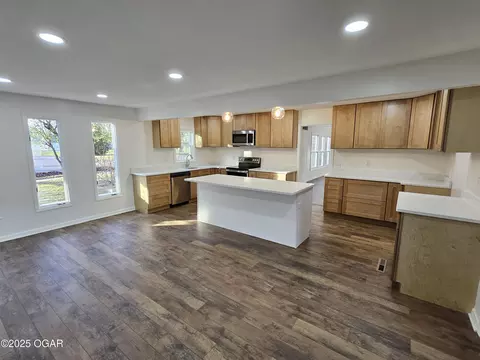 Kitchen - 1011 3rd Street Monett Mo 65708 St, Monett, MO 65708 photo 4 of 11
