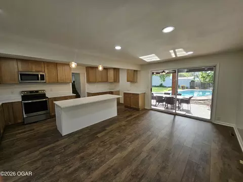 Kitchen - 1011 3rd Street Monett Mo 65708 St, Monett, MO 65708 photo 2 of 11