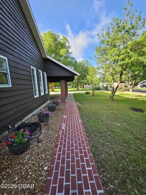 Exterior - 1011 3rd Street Monett Mo 65708 St, Monett, MO 65708 photo 4 of 14