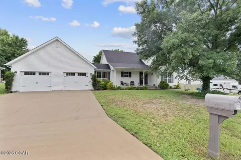 Exterior - 202 Briarbrook Drive Carl Junction Mo 64834 Dr, Carl Junction, MO 64834 photo 3 of 6